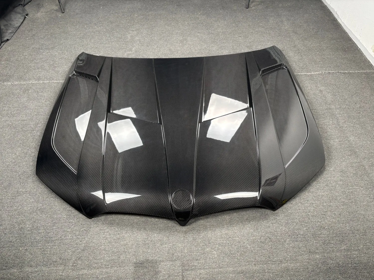Top Material Car Hood G05 G06 FD Engine Hood Suitable for BMW X5M X6M F95 F96 Dry Carbon Engine Hood 2