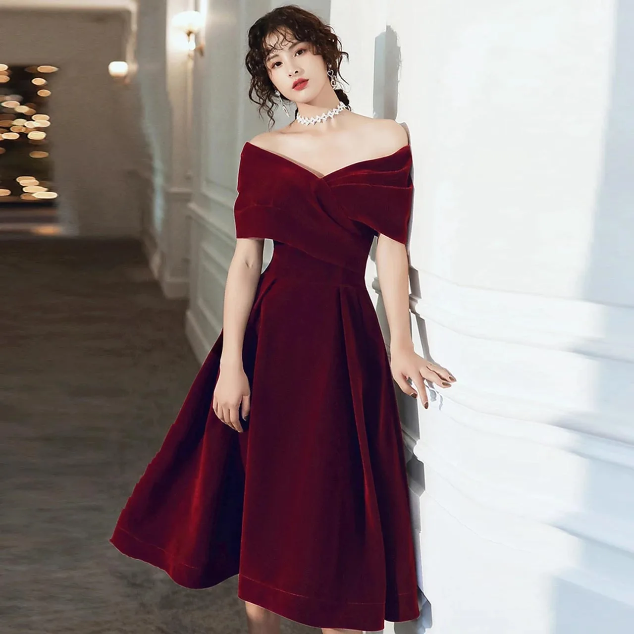 

Korean Burgundy Velour Short Prom Dresses Off Shoulder Exposed Boning Wine Red Homecoming Formal Evening Gowns Wedding Party