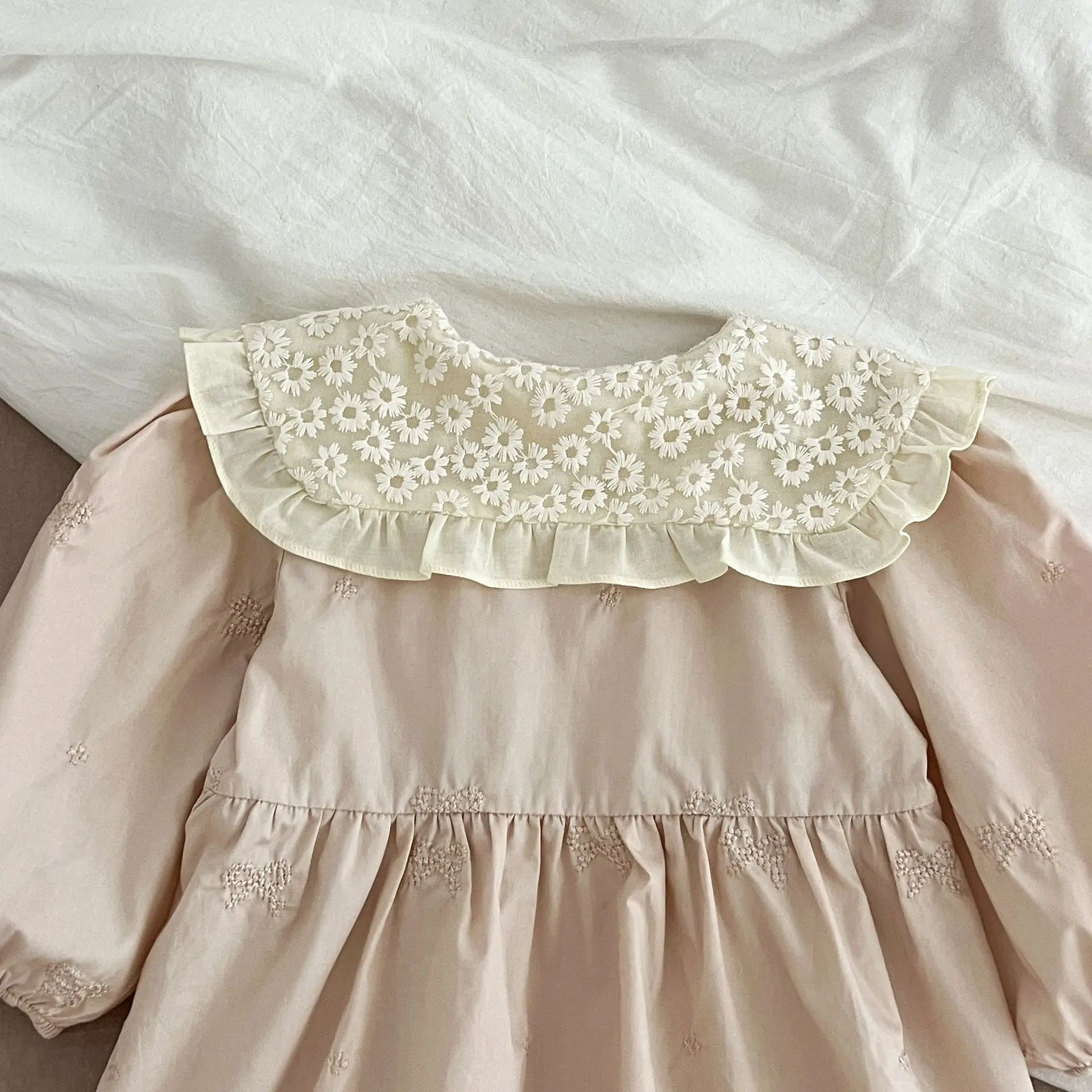 Frühling Schwestern Kleidung Mädchen Bogen Stickerei Spitze Kleidung Baby Strampler Baumwolle Säuglings Body Prinzessin Mädchen Schwester Familie Kleid – Detail 9