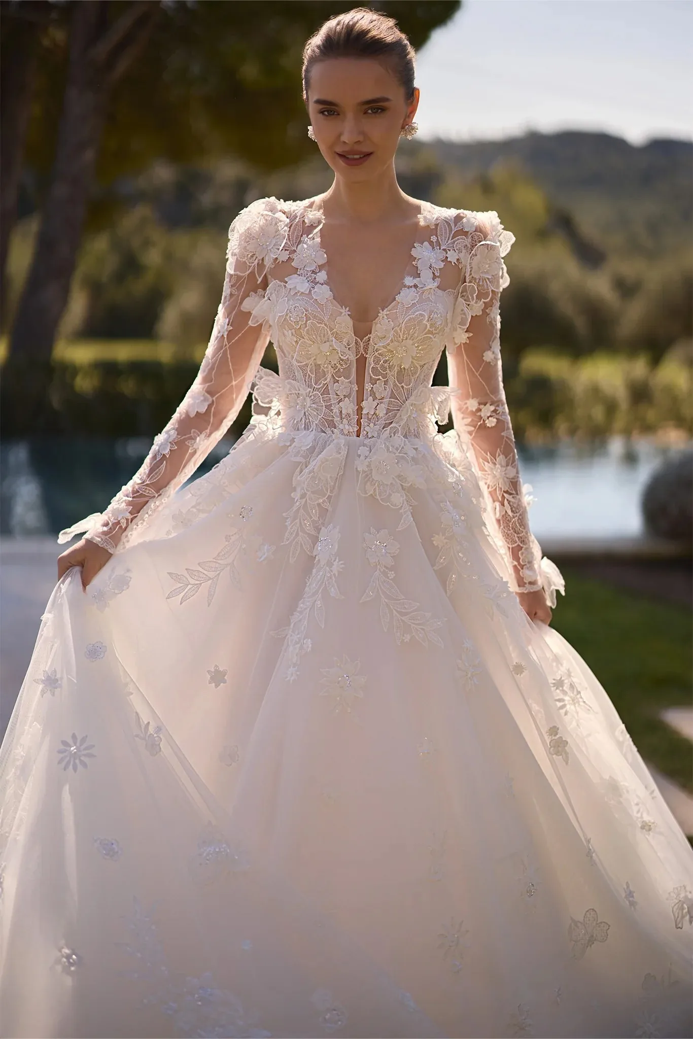 Romantic 3D Flowers A Line Wedding Dress Long Sleeve Lace Sweep Train Bridal Gowns Beaded Customized Vestidos De Novia
