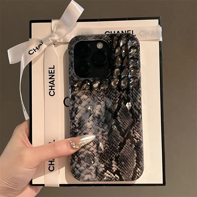 

Black and Yellow Luxury Rhinestone PU Phone Protective Case for iPhone 15 Pro Max 14 Pro 13 12 11 Back Cover