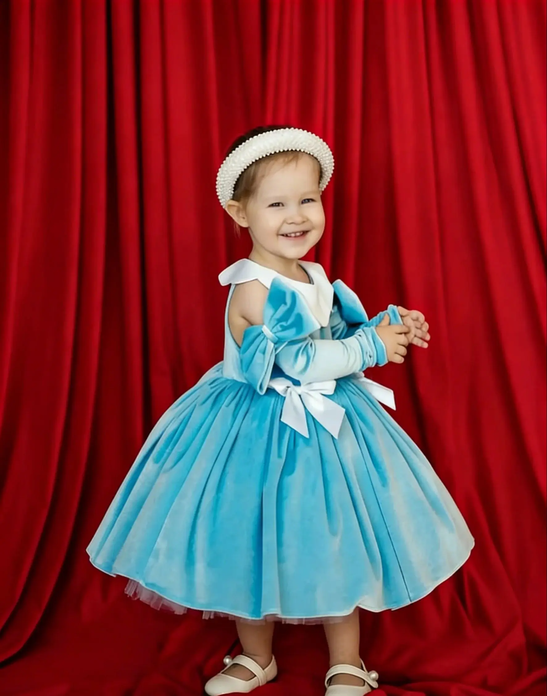 

Elegant Blue Velvet Customized Flower Girl Dress For Wedding With Bow Knee Lenght Kids Birthday Party First Communion Ball Gown