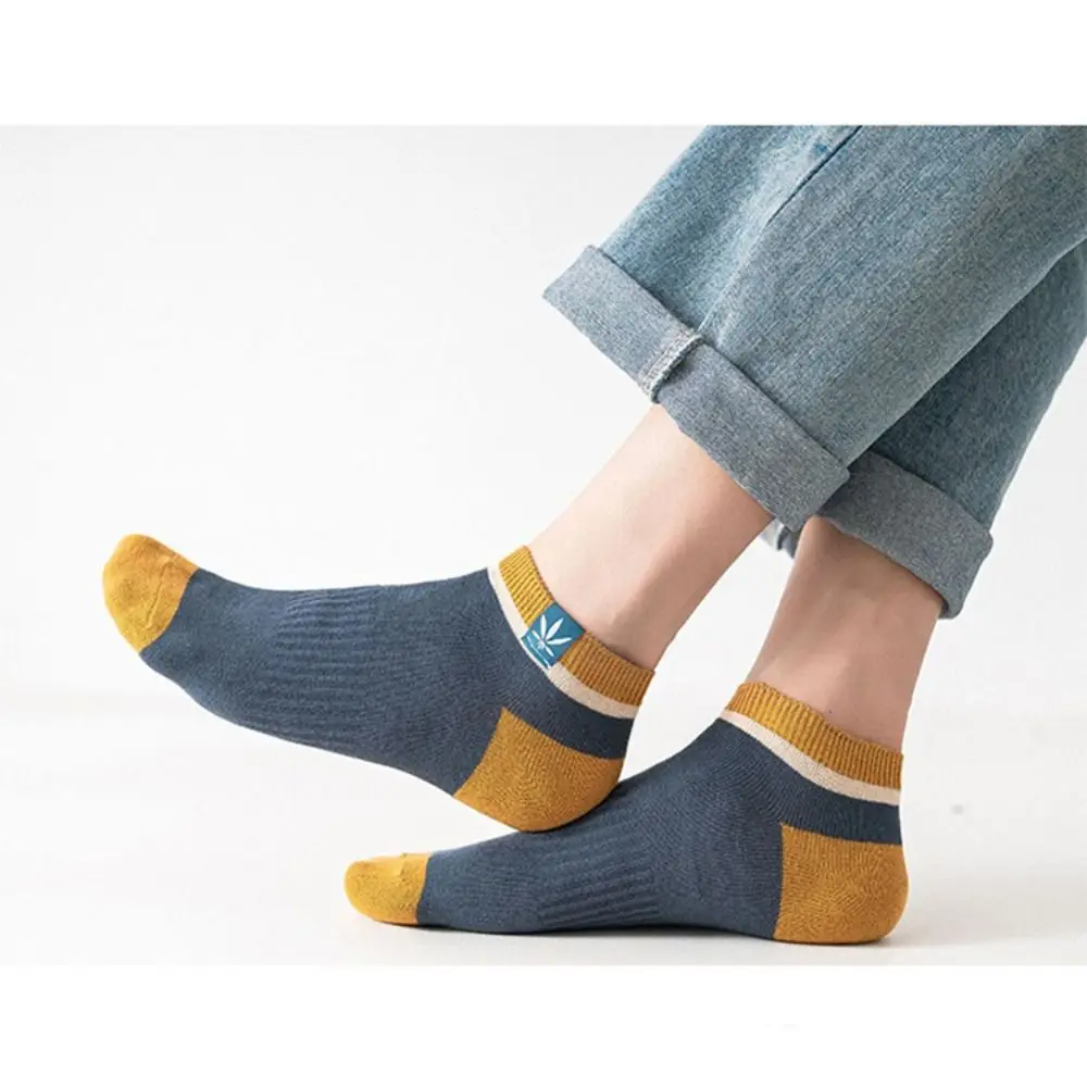 Kaus kaki olahraga pria wanita, 10 pasang kaus kaki pendek daun Maple warna-warni menyerap keringat