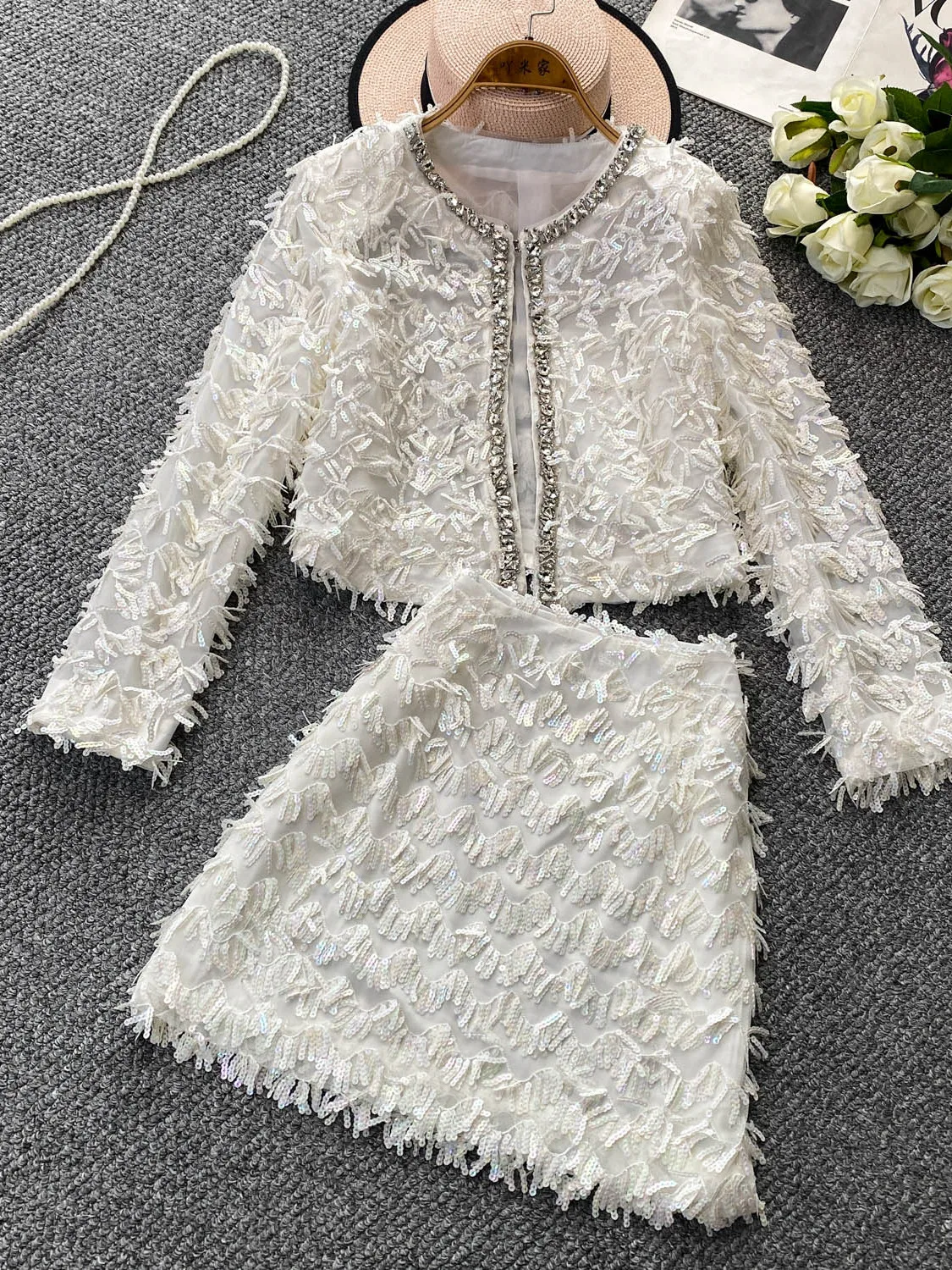 Elegant European Style Sequin Trimmed Diamond Embedded round Neck Outerwear Short Skirt Lace Two-Piece Set for Young Women