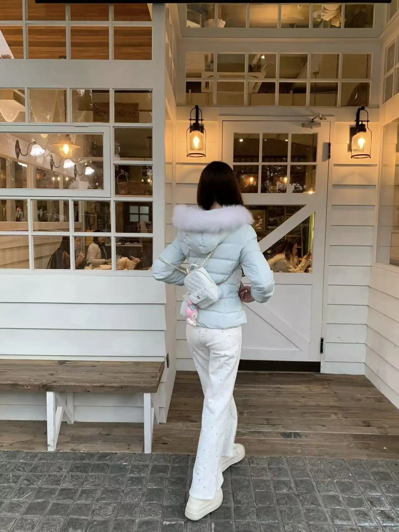 

Women's Quilted Jaet Fur Collar Waist-Cinching White Du down Coat Casual Sle High Waist Zipper Closure ort Length