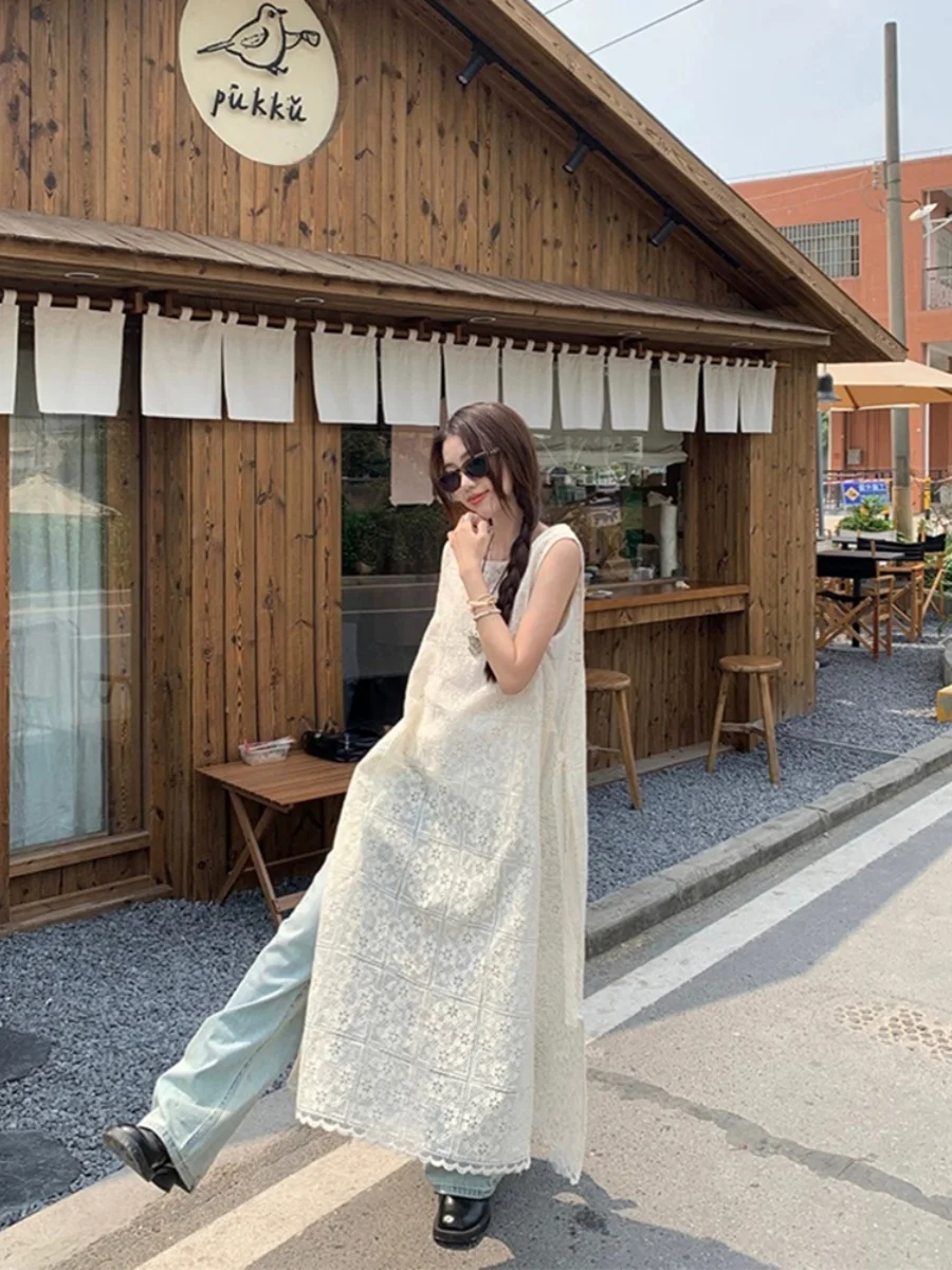 Vestido F de Verão 2024 Novo Estilo com Detalhes Vazados, Alças, Laço Borboleta, Sem Mangas, Saia Csete, Camada de ...