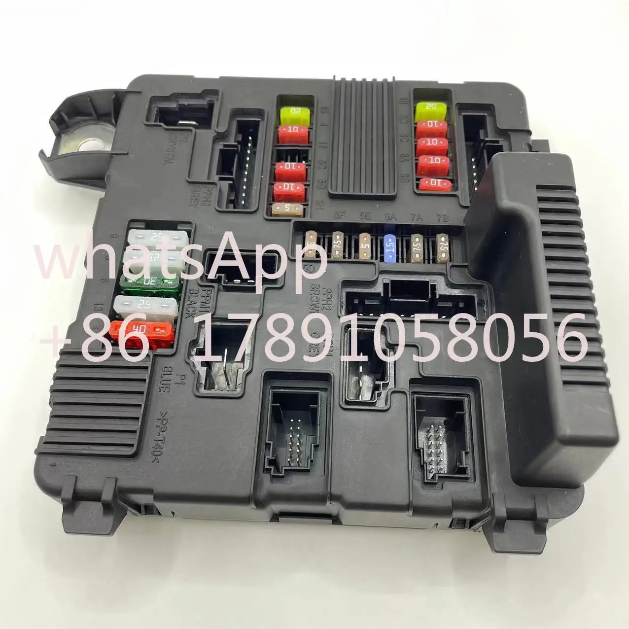 New Engine Fuse Box 8200306032 8200306033 For Re-nault Megane Scenic 2002-2006 Suitable for automatic transmission