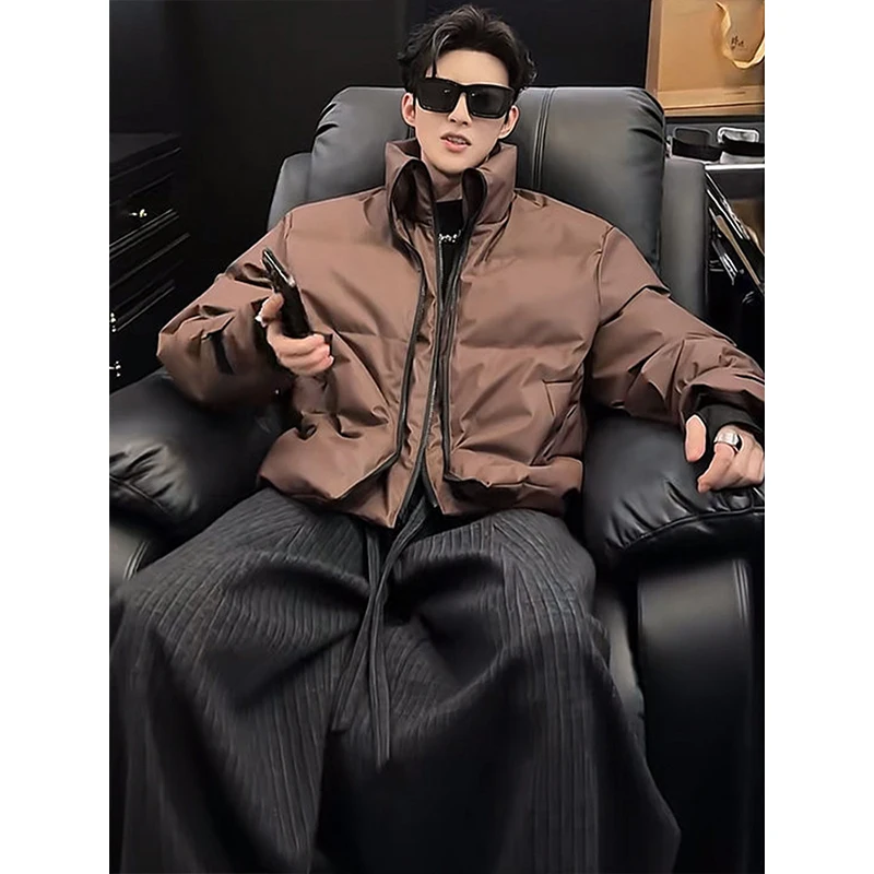 

Мужская зимняя теплая куртка из утолщенного хлопка в американском стиле с воротником-стойкой, имитация двухслойности, эффект объемности, премиальный вид, хлопок высокого качества.