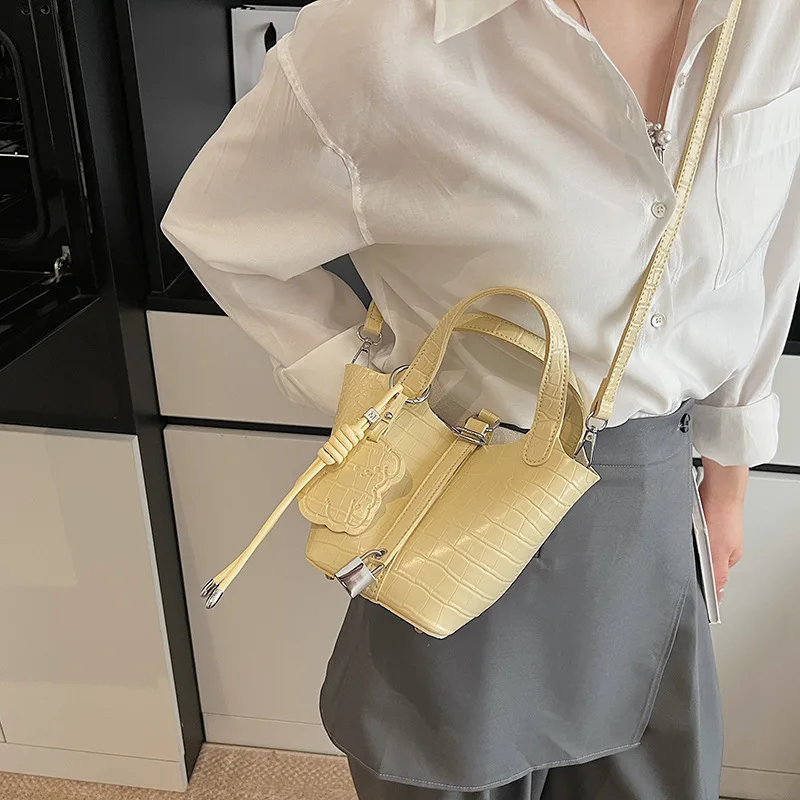 

2025 Summer Market Bag, Chic Bucket Purse for Women, Niche Shoulder Crossbody, Casual Day to Night Tote, Textured Sling Bag