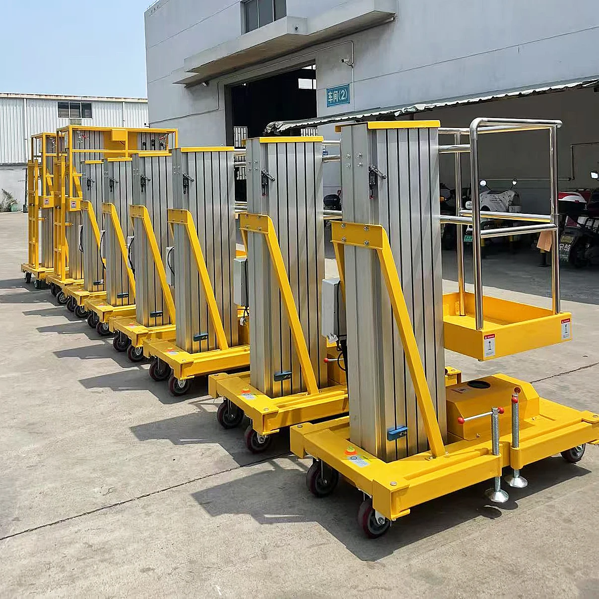 Aluminum Alloy Aerial Work Lift Platform Electric Vertical Lift Mobile Hydraulic Elevated Work Platform CE Certified Customized