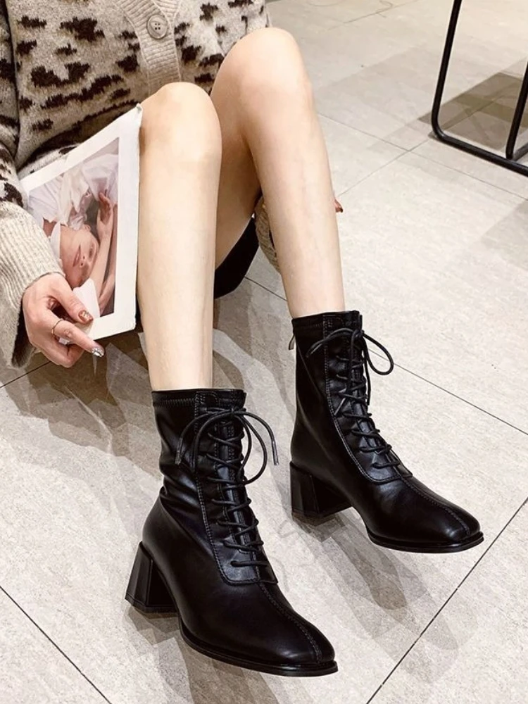 

Элегантные женские ботильоны на среднем каблуке со шнуровкой, ботильоны на флисовой подкладке с квадратным носком, осенне-зимние кожаные женские короткие туфли