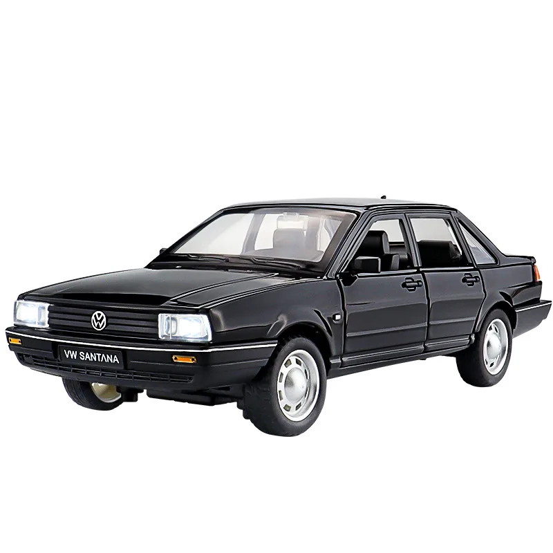 1:24 Classic Santana Vintage Alloy Sedan Model Cars Models Equipped with Pull Back Light Sound Toy Cars Gift