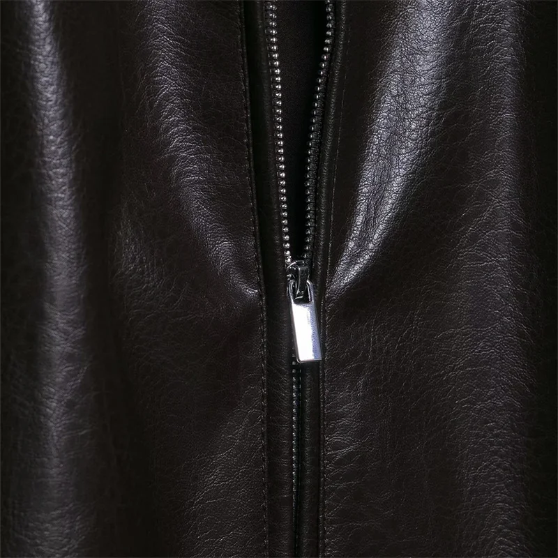 เสื้อแจ็คเก็ตนักบินหนังเทียมทรงหลวมมีกระเป๋าข้างคอเสื้อสำหรับผู้หญิงคอลเลคชั่นฤดูใบไม้ร่วง KEYANKETIAN