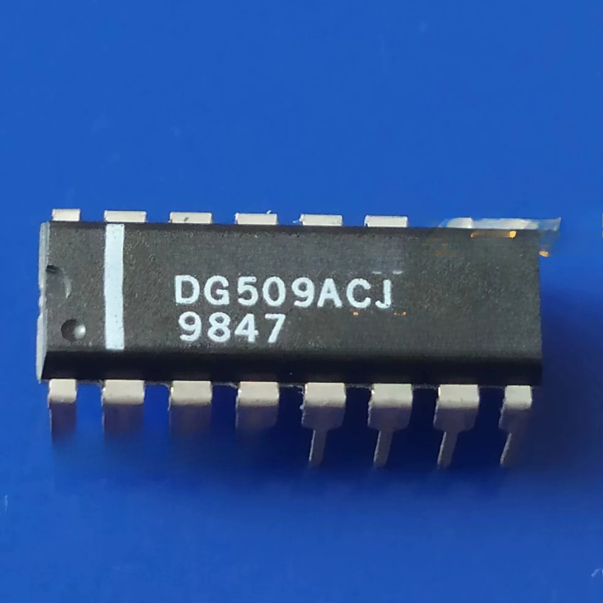 DG509ACJ Plug-in Integrated Analog Switch Multi-Function Multiplexer Chip New