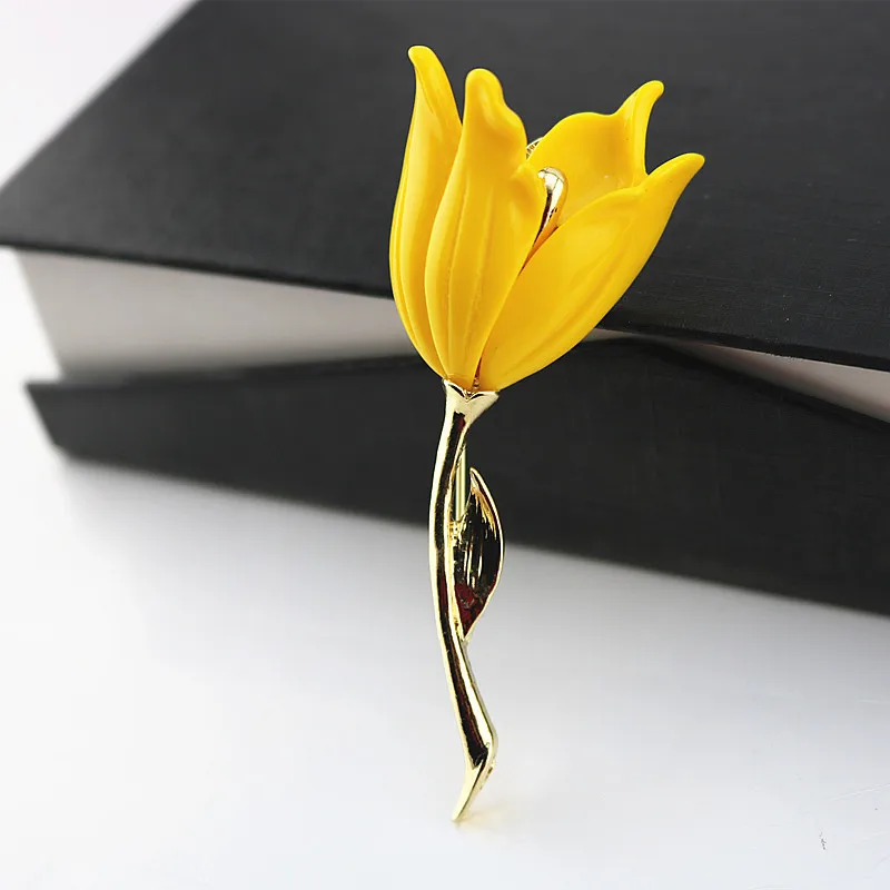 Beautiful Tulip Brooches White/Yellow/Red Artificial Vivid Tulip Metal Decorative Pins Woman Suit Blouse Accessories