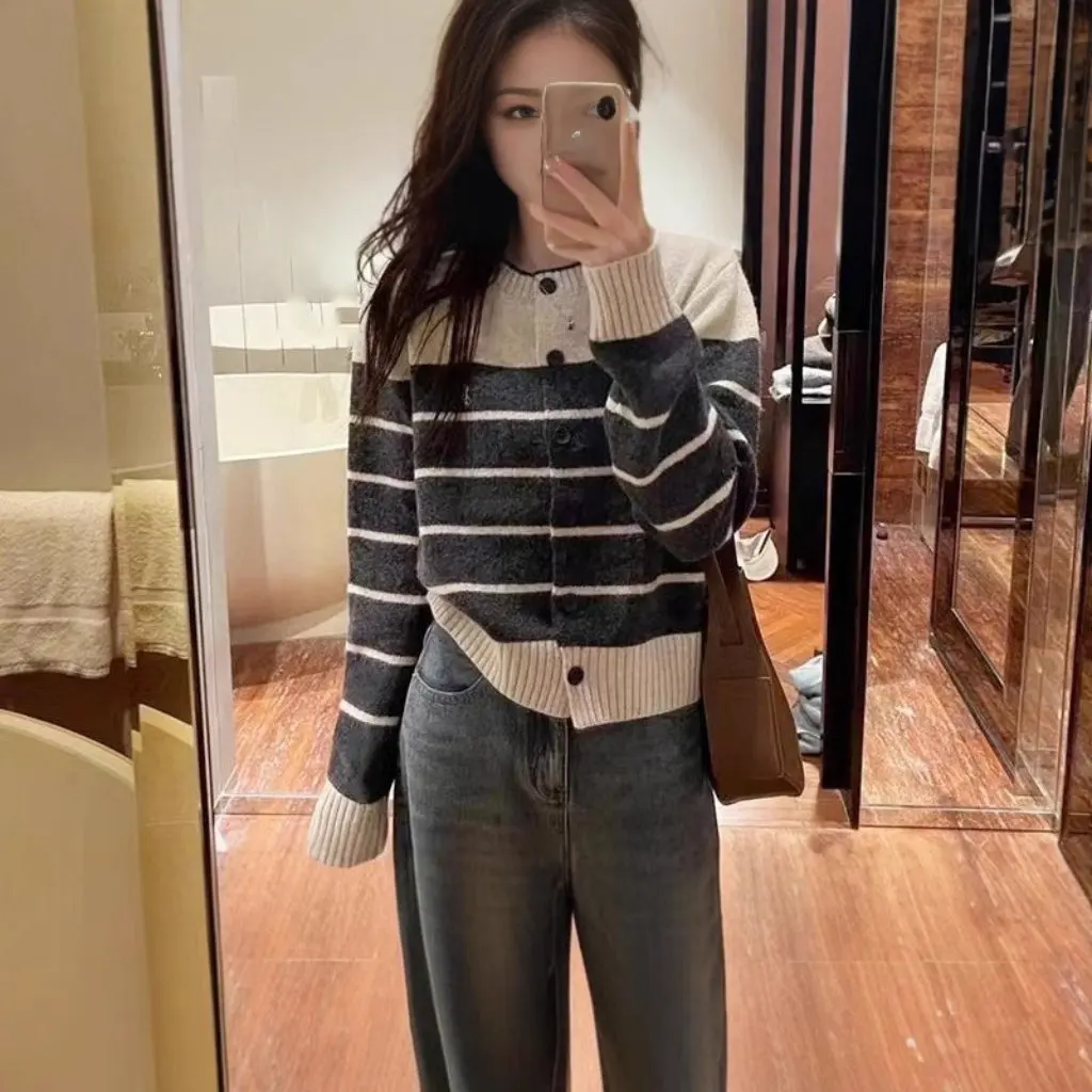 

Korean Style Retro Women's Knitted Cardigan Long-Sleeved Embroidered Striped Jacket round Neck Elegant Top for Autumn Winter