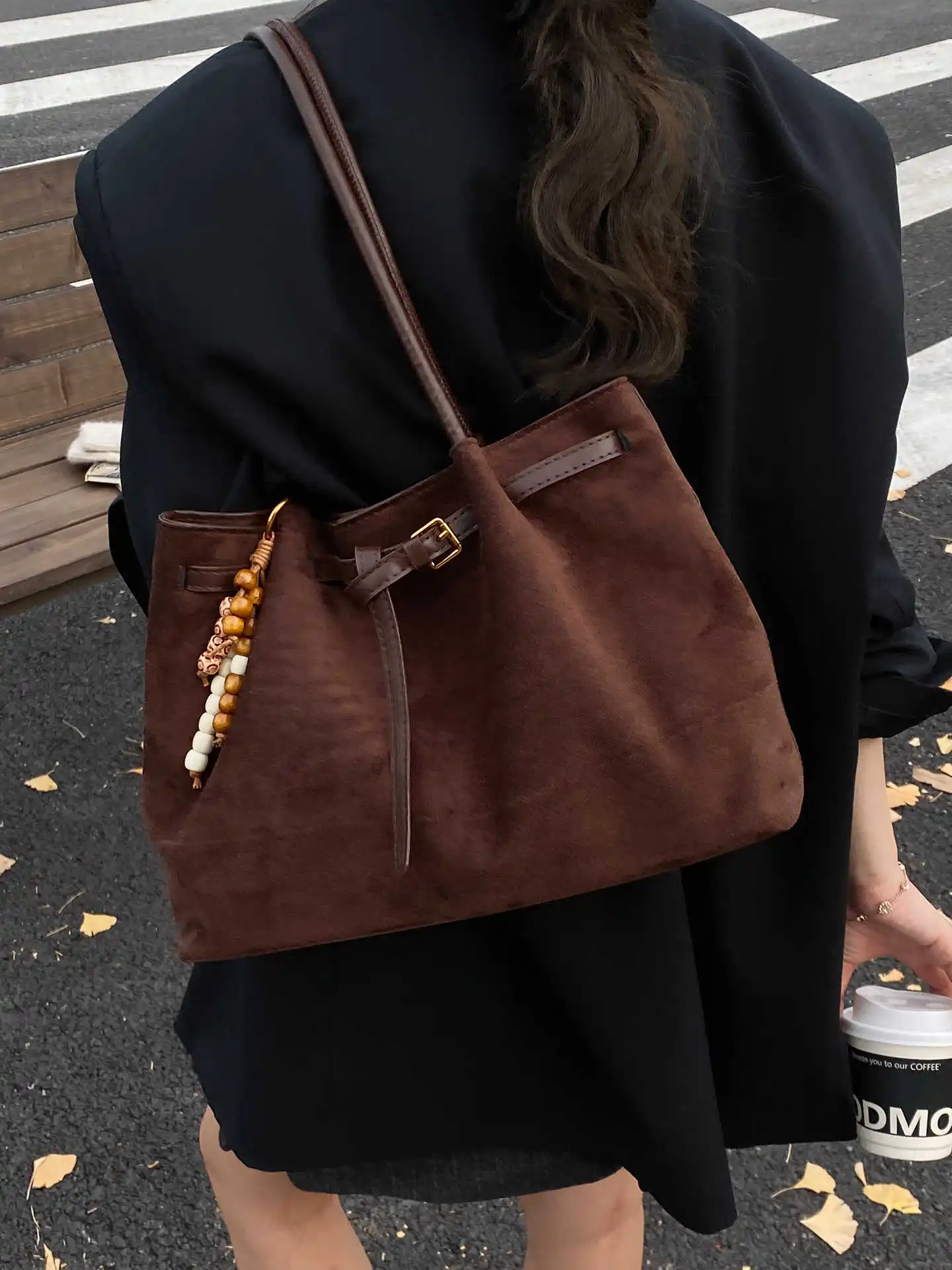 

Новые зимние сумки Mirad Frosted Velvet для женщин, модный ремень из искусственной замши, дорожная сумка-тоут, большая вместительная сумка-ведро подмышками