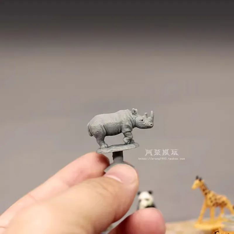 Modelli animali con ventosa simulata in miniatura Tigre Ippopotamo Antilope Zebra Ghepardo Action Figures per accessori ornamentali
