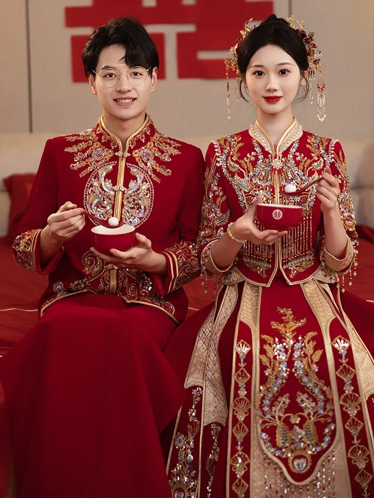 

New wedding gowns couple toasting heavy industry Chinese-style dresses