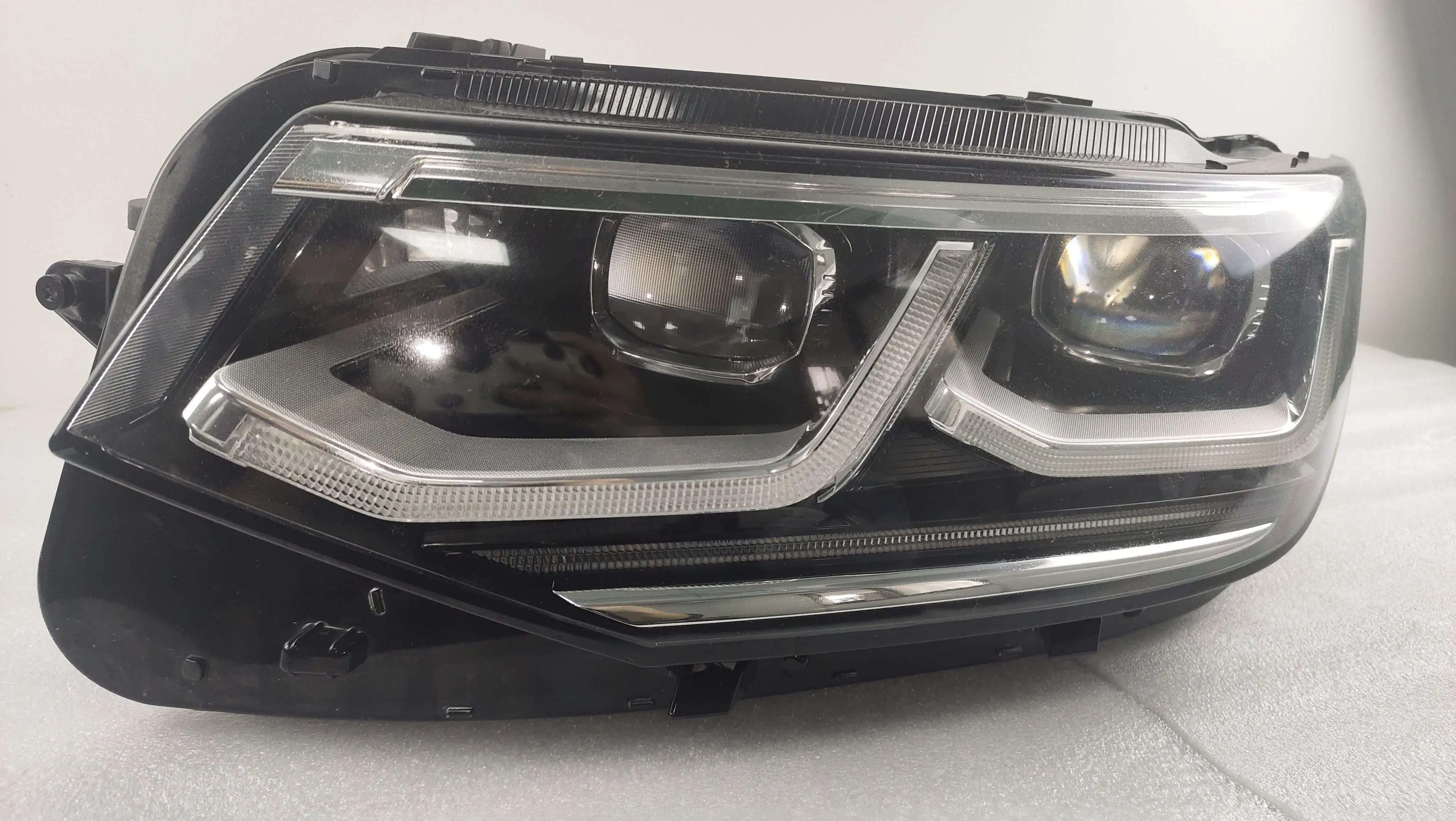 Original Replacement Lights Auto Headlight Assembly Suitable for Volkwagen Car Accessories LED Lamp Headlight