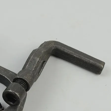 1pc Lathe Dog Vertical Handle Carbon Steel Driving Carrier for Grinding Machine Shaft Lathe Self-tightening Angle Heart Chuck