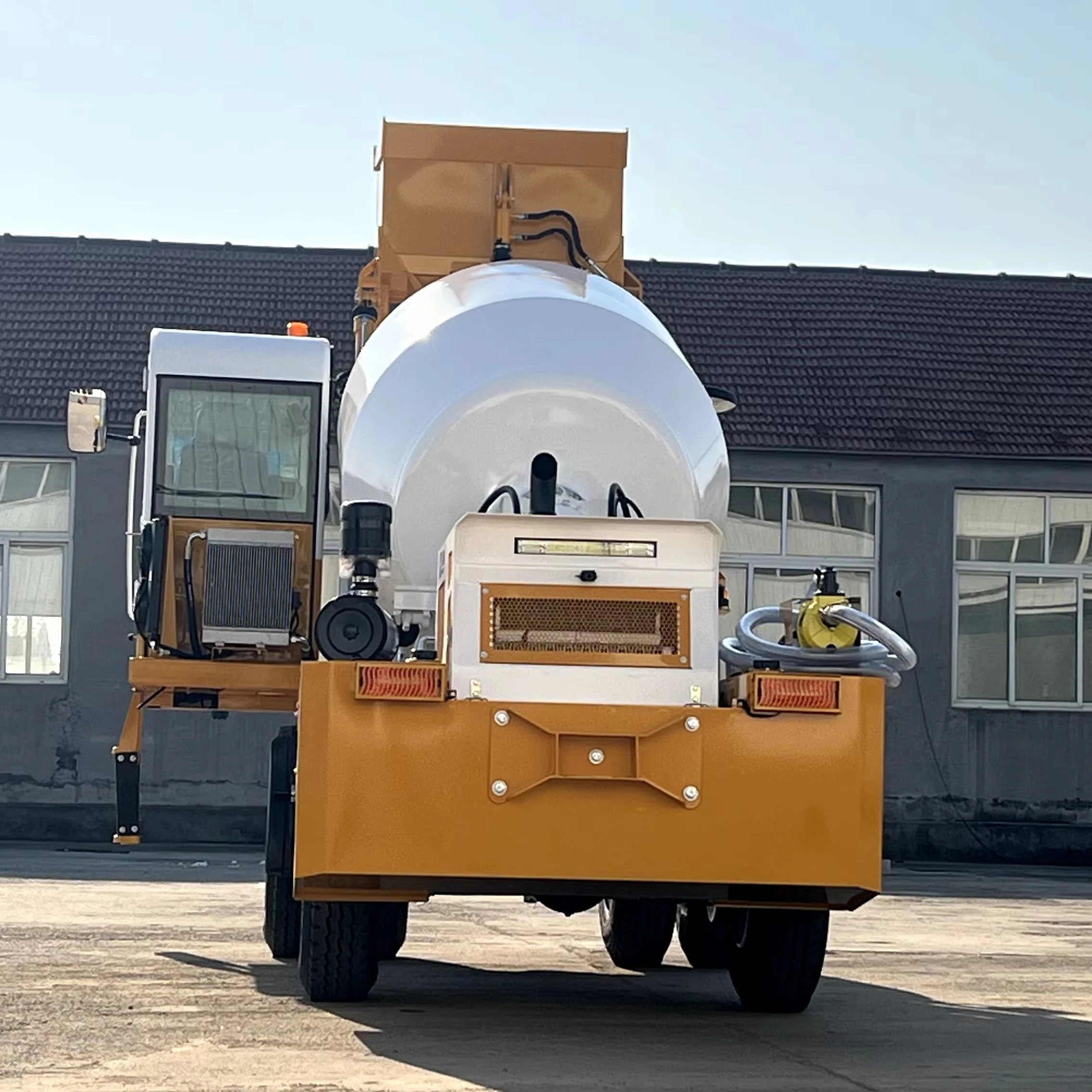 Simple Training Self Loading Mixer Truck Easy for New Operators on Building Projects