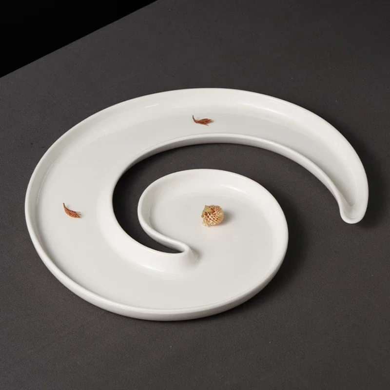 Ceramic Western-style Dish with Long Strip Features, Blended Dishes, Private Cuisine, Special-shaped Fruit Dish Tableware.