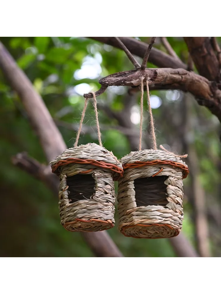 For Outdoor Hand-Weaved Decorative Bird House Cage Shelter Creative Hanging Parrot Nest Bird's Nest with Weaved Design Garden