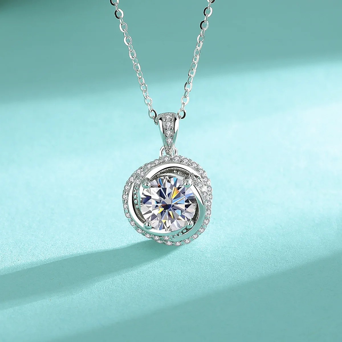 18k White Gold 2ct Moissanite Necklace Pendant Pt950 Classic Seiko Rotating Platinum Pt950 Fashion Simple Clavicle Chain Jewelry