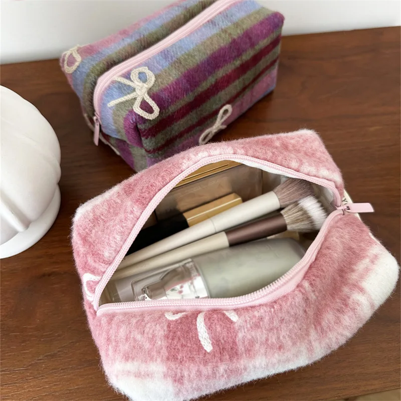 Large Capacity Toiletries Bag Portable Hand Carry Pouch Valentine's Day New Year Sweet Plaid Makeup Bag Tweed Bow Organizer