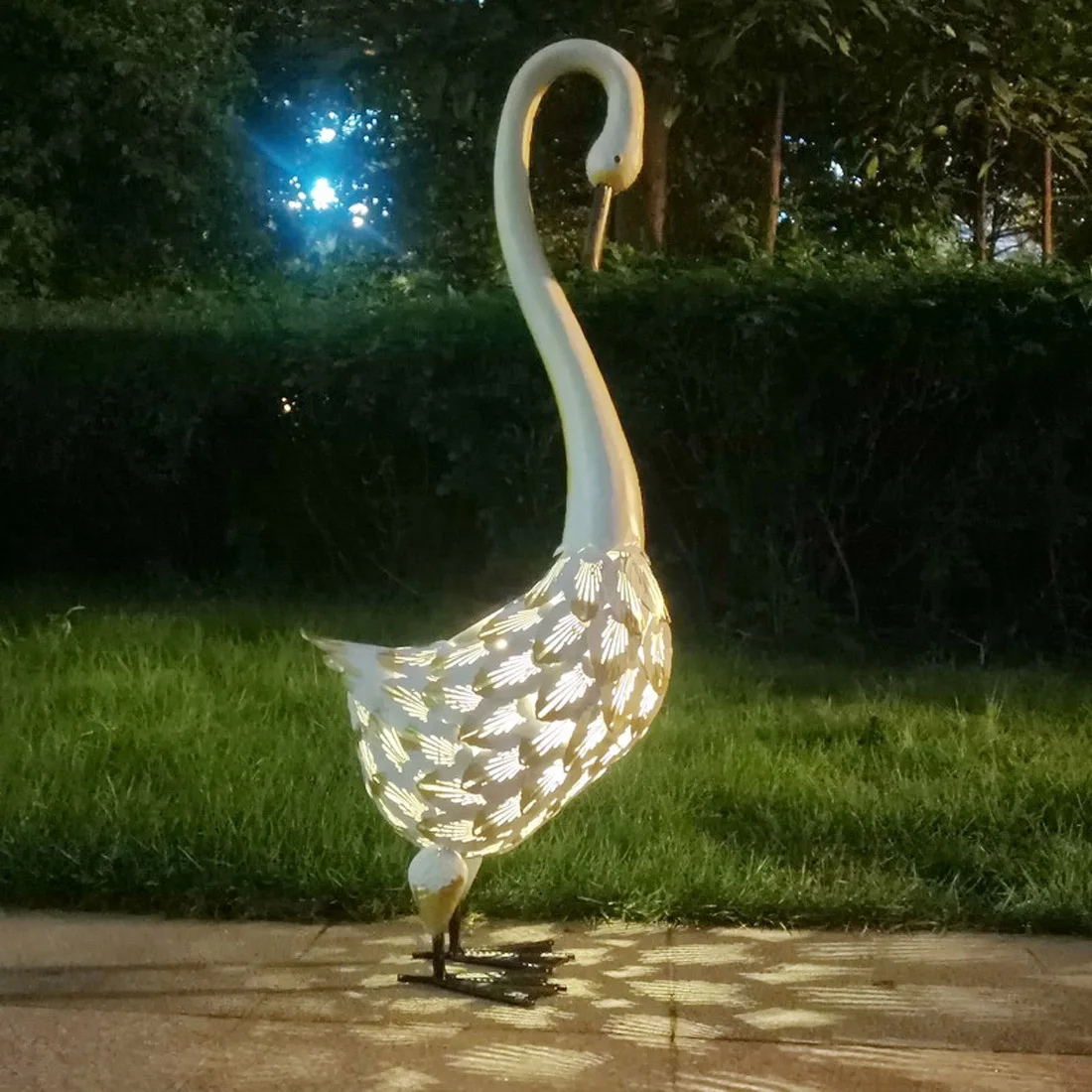 American Country Courtyard Balcony Display Garden Tin Animal Decorative Ornaments Solar Luminous Bright High Swan