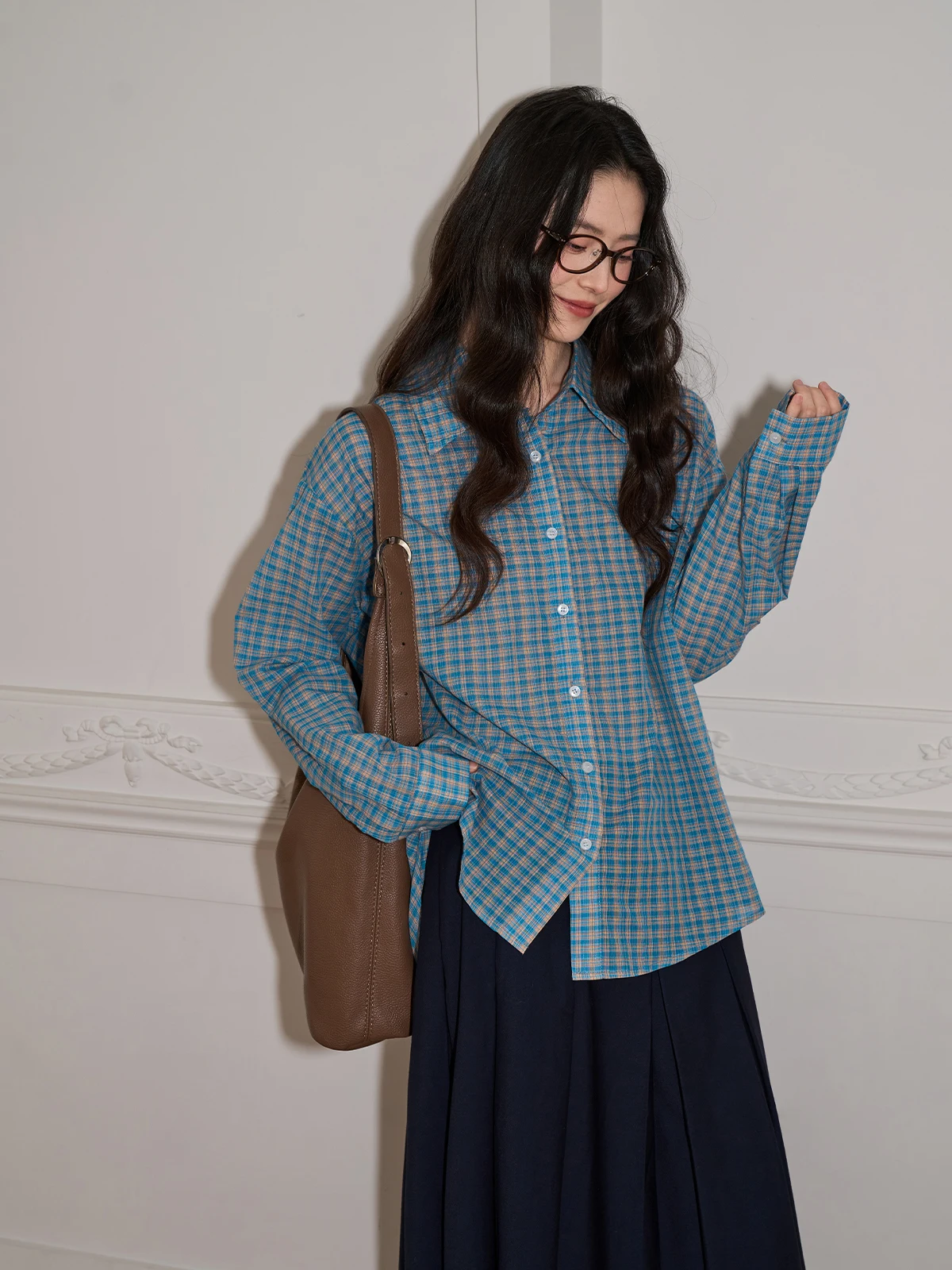 

Свободная повседневная женская рубашка с длинным рукавом и воротником, синяя в клетку, винтажный стиль, весенняя новинка, удобная, дышащая, модная