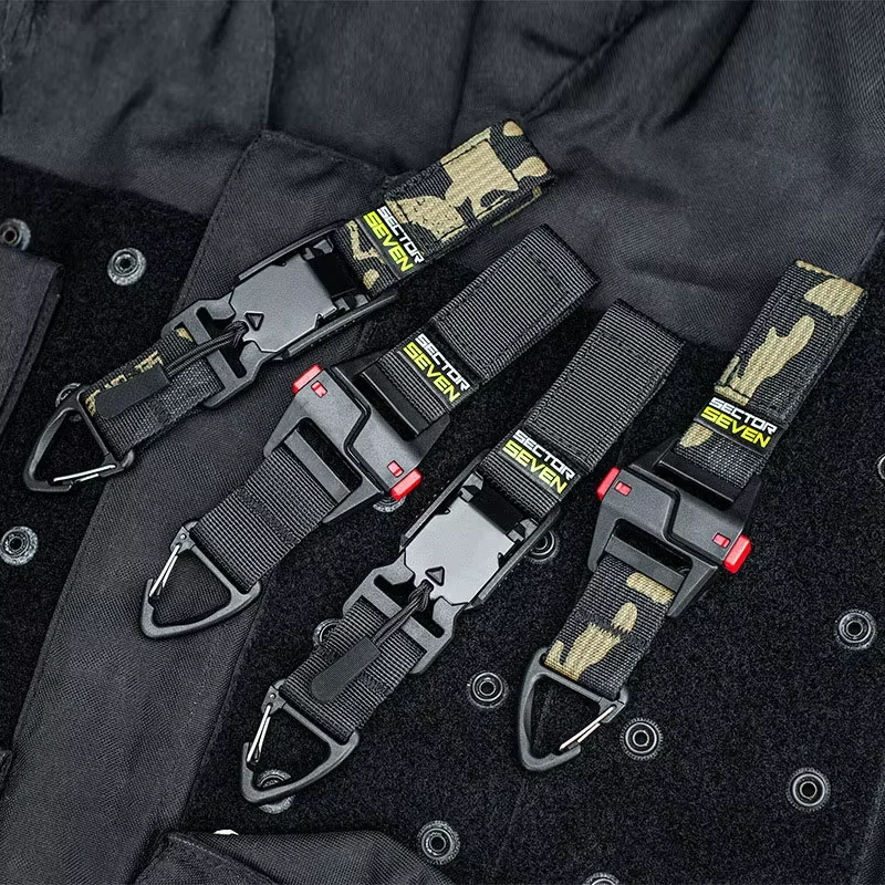 Tactical Magnetic Triangle Belt Quick-Release Detachable Hanging Single Hook Multi-purpose Metal Buckle Molle Survival Keychain