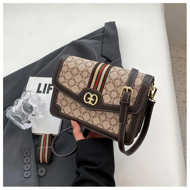 

2026 New Light Luxury Women's Crossbody Bag, Classic Stylish Design, Summer-Friendly Texture, Fashion Shoulder Accessory