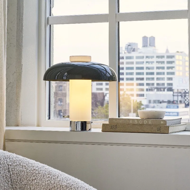 Modern light luxury table lamp, Nordic designer bedside lamp, glass creative high-end living room decorative lamp