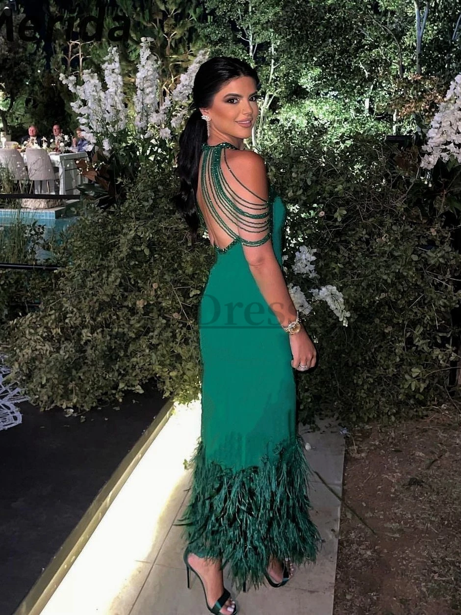 

Emerald Green Satin Evening Dresses with Feathers Ankle-Length Tassel Halter Prom Party Dress Tight فساتين للحفلات الراقصة