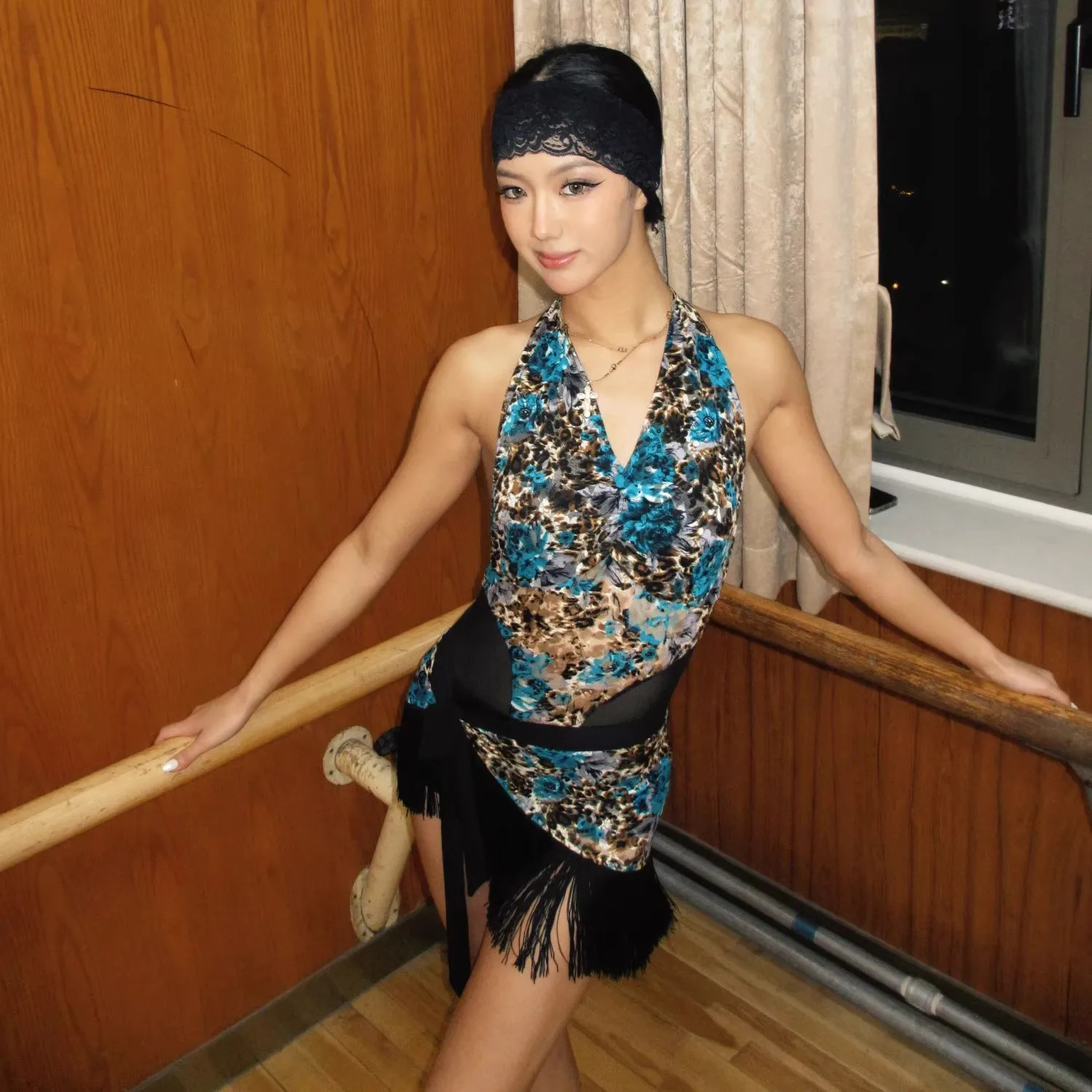 

2025 Latin Dance Dress Performance Costumes Women Female Print Hanging Neck Top Tassels Skirt Dance Competition Clothes DN22056