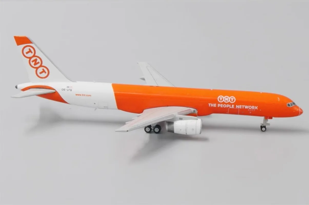 JC WINGS Diecast 1/400 Scale BOEING Alloy Model Aircraft BOEING B757-200F TNT OE-LFB XX4004 Play with Airplane Toy Boy Gift Box