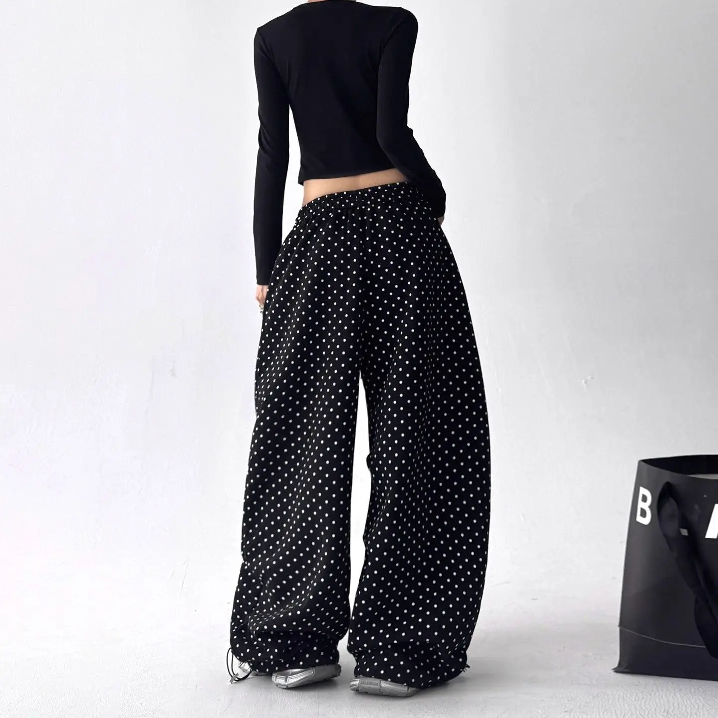 2025 خريف جديد Sweatpants ملابس نسائية كورية مع طباعة نقاط البولكا أنيقة سراويل مستقيمة طويلة سراويل تقليدية