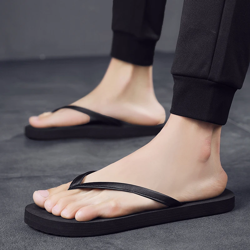 

Новые мужские шлепанцы с мягкой подошвой, удобные, с открытым носком, для прогулок в помещении и на улице, летние пляжные шлепанцы.