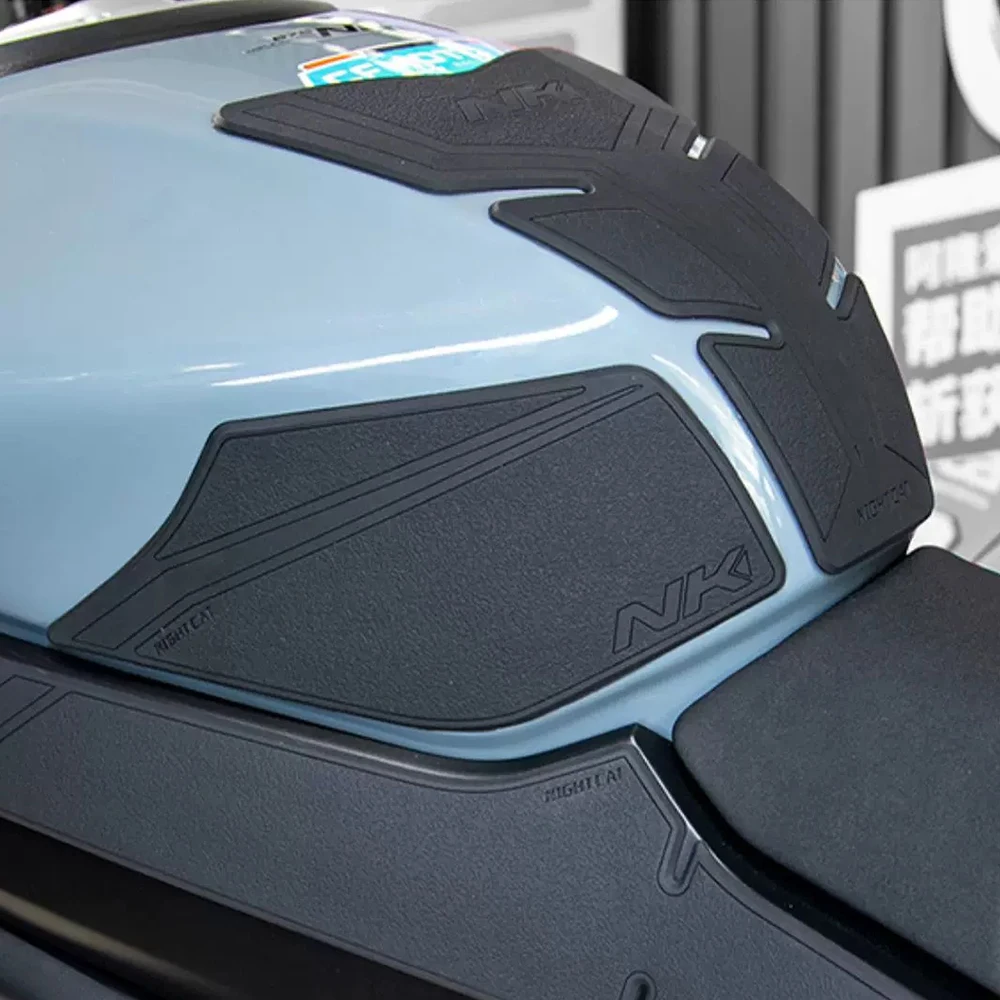 Motorcycle Anti Slip Fuel Oil Tank Pad Side Knee Grip Decal Protector Sticker Pads FOR CFMOTO 675NK NK675 675 NK CF675