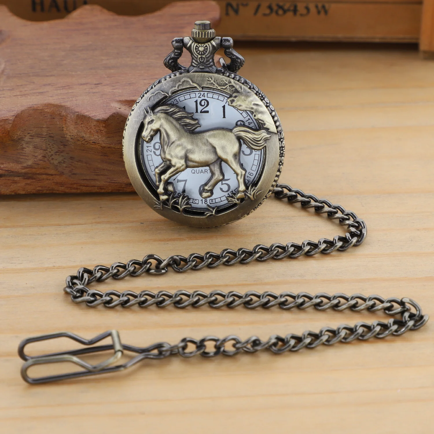 خمر الحيوان الحصان نمط ساعة الجيب جوفاء رجالي ساعات الجيب الأنيقة مع سلسلة فوب Masculino Relogio ساعة حائط هدية الرجعية