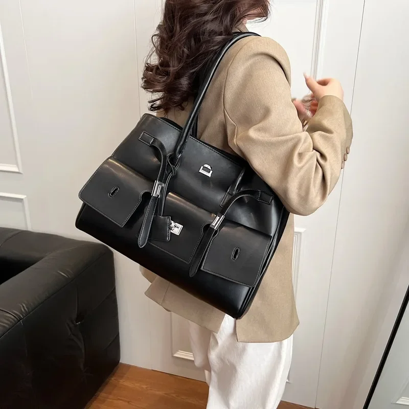 NEW PU Leather Wing Tote Bag Roomy Cluth Bag Large Capacity Buckle Woman Luxury Designer Travel Luggage Bag Shopper Handbag