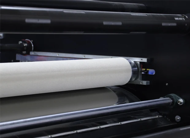 Macchina per il trasferimento di calore a sublimazione Calandra per pressa di calore da rotolo a rotolo da 1,8 m per tessuti