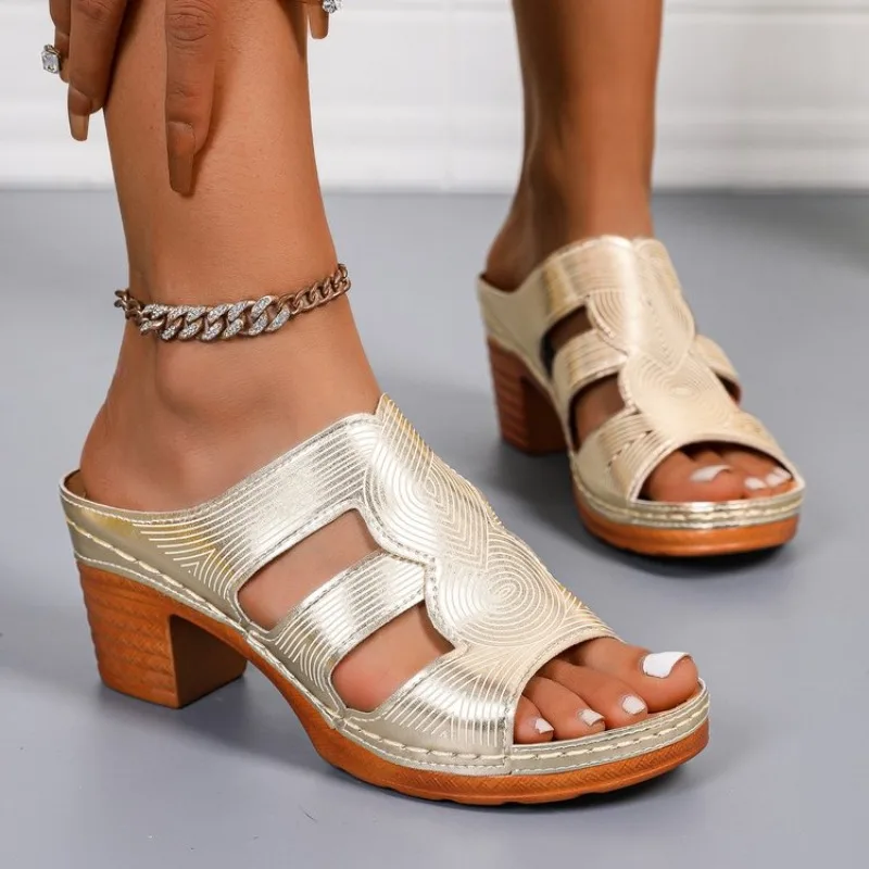 

Женские летние новые босоножки на высоком каблуке 2025, модные интернет-знаменитости, тапочки на блочном каблуке