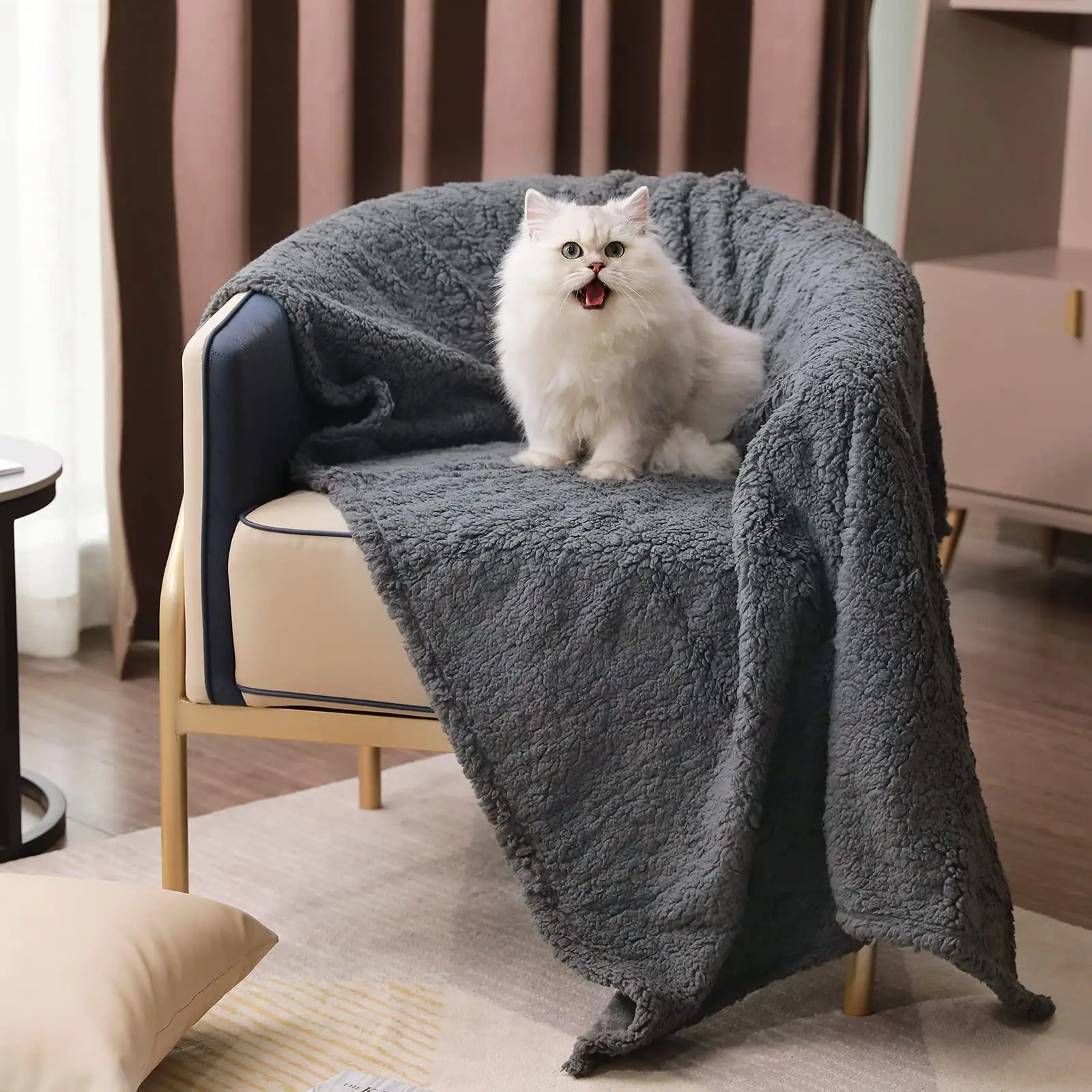 Hot Sell Pet Blanket Mat Double Thickened Two Sides Can Be Used To Fit Sofa Bed Nest Washable Soft Pet Dog Cat Blanket