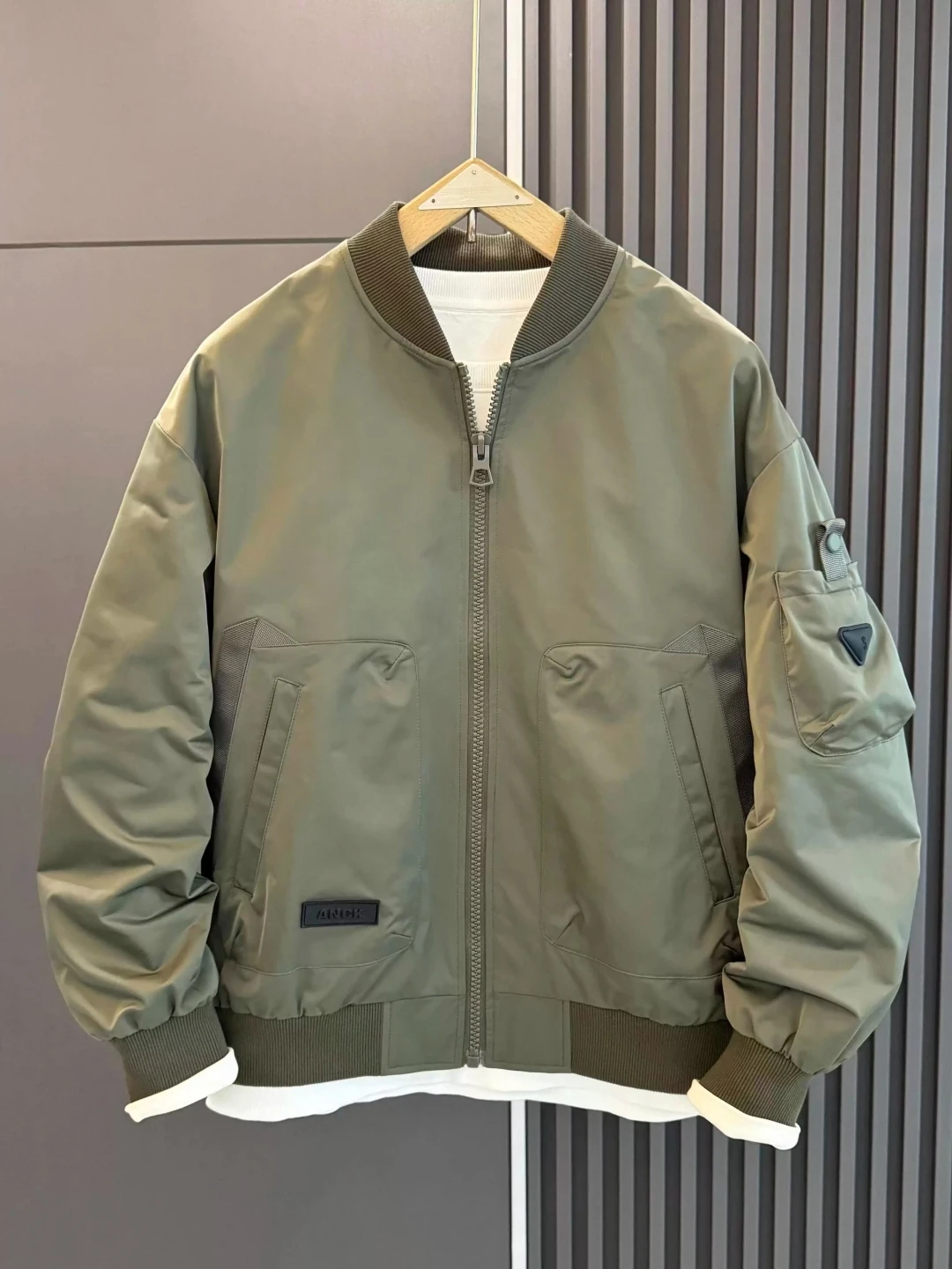 

Новая модная однотонная куртка с бейсбольным воротником, мужская весенне-осенняя повседневная универсальная уличная рабочая одежда, пальто, облегающая ткань из бычьей ткани