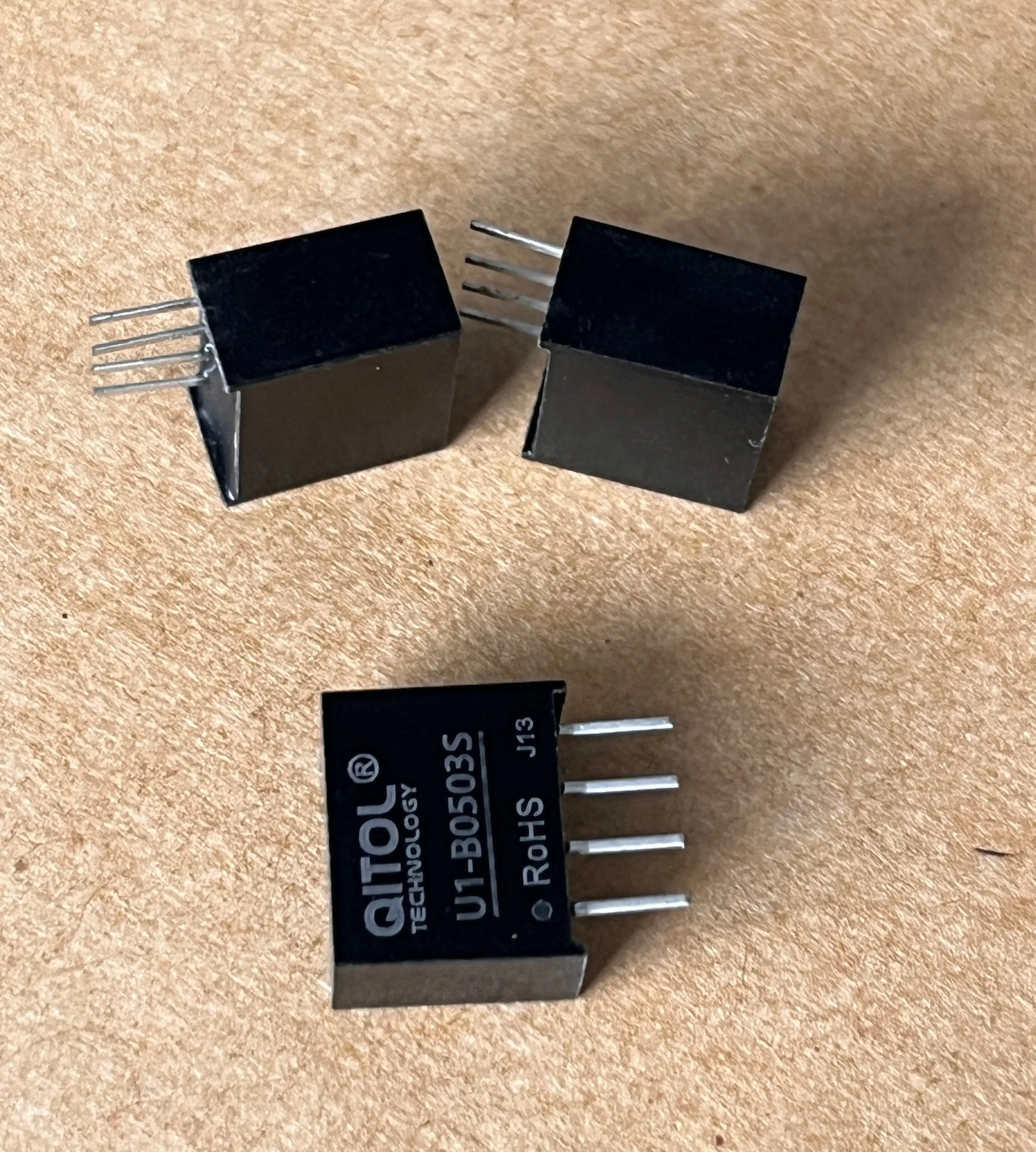 

1W B0503S-1WR3 U1-B0503S DC-DC Power Converter 5V TO 3.3VDC Miniature Step-Down Switching Disconnector Module