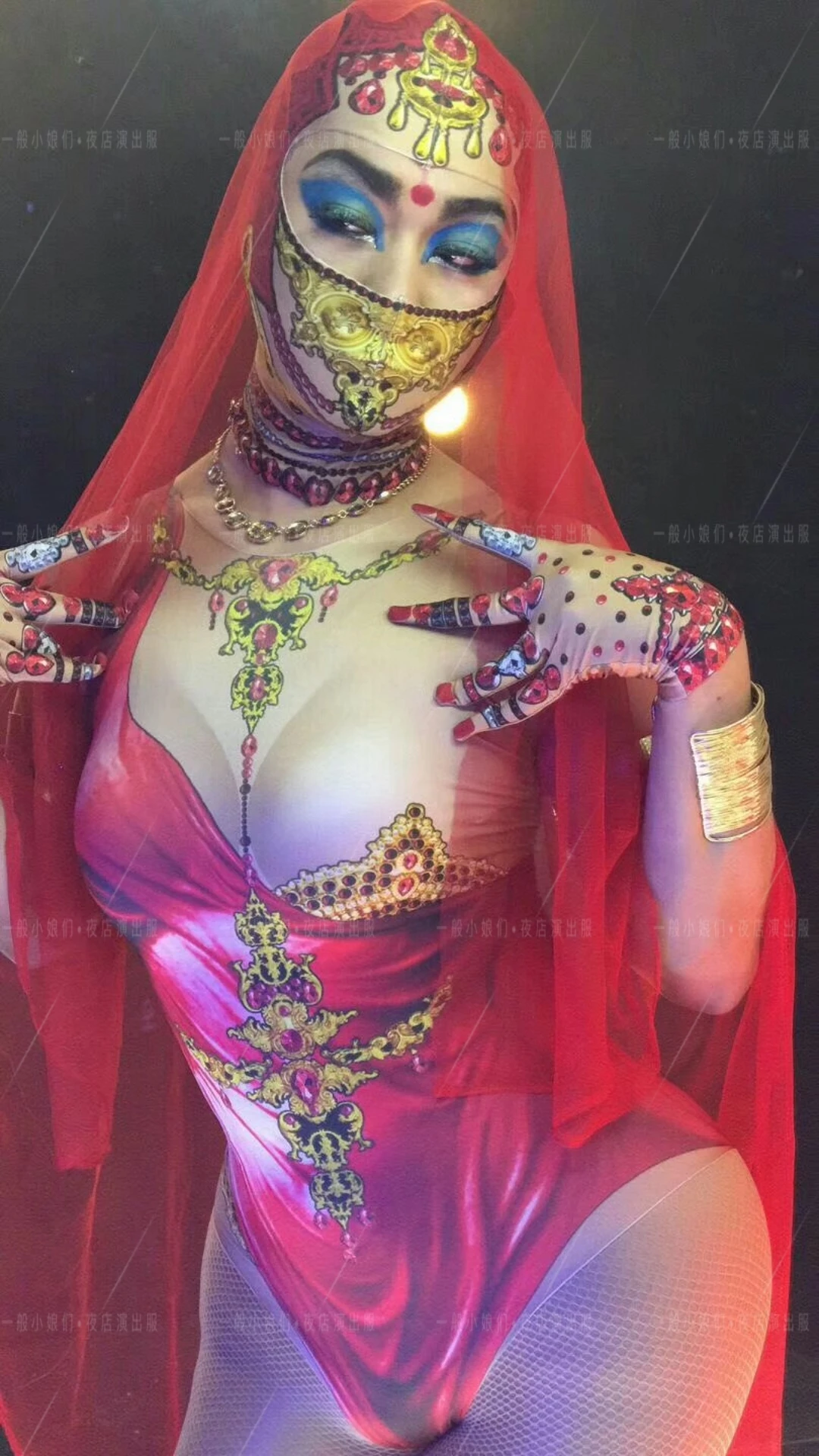 나이트 클럽 바 서양 지역 공주 스타일 인도 댄스, 가짜 노출 고기, 섹시한 낮은 가슴, 원피스 GogoDJ 공연