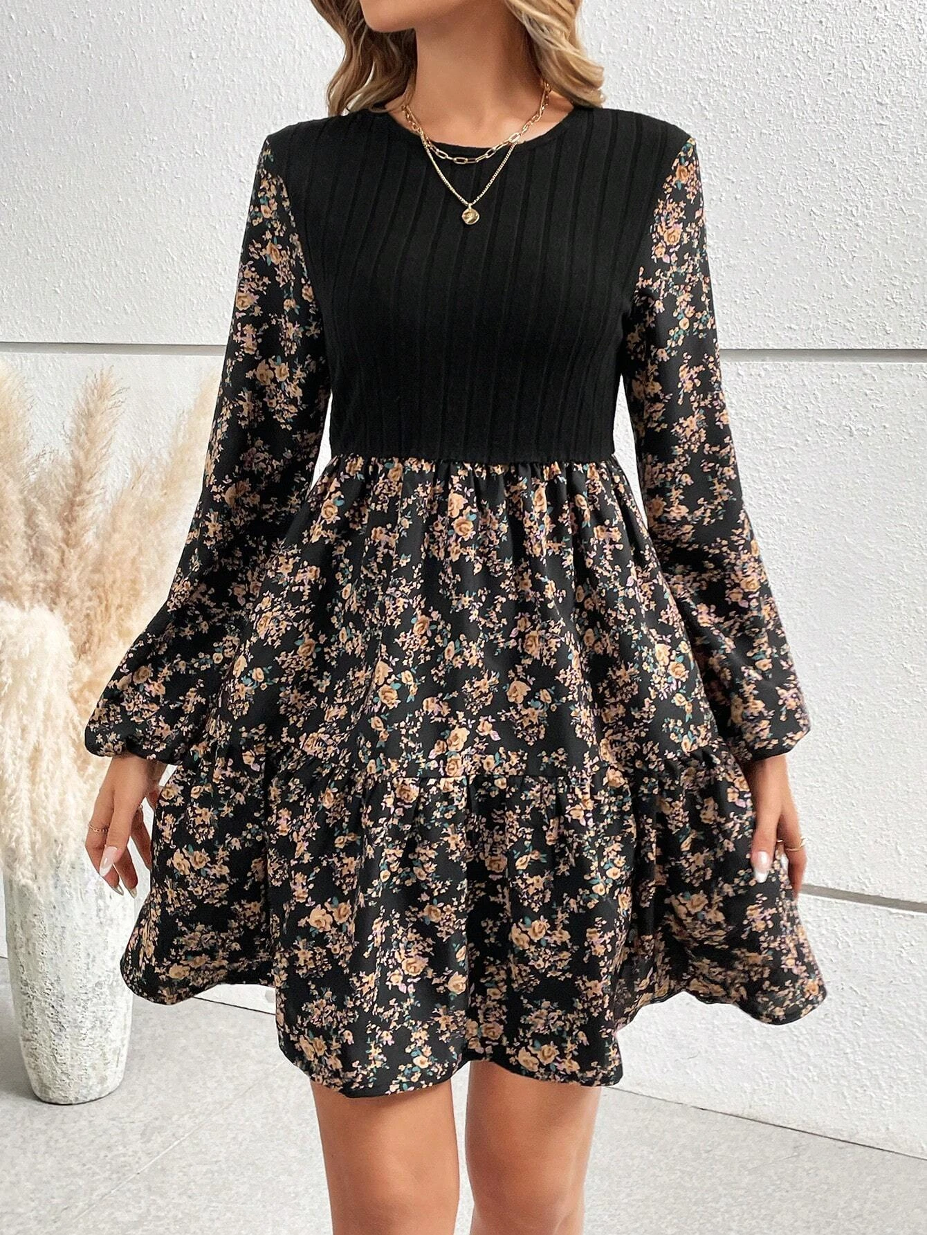 Damenkleid mit Blumenmuster und Patchwork, geripptes A-Linien-Kleid, elegantes, kurzärmliges, kurzes Kleid mit Rundhalsausschnitt für Frühling und Herbst,